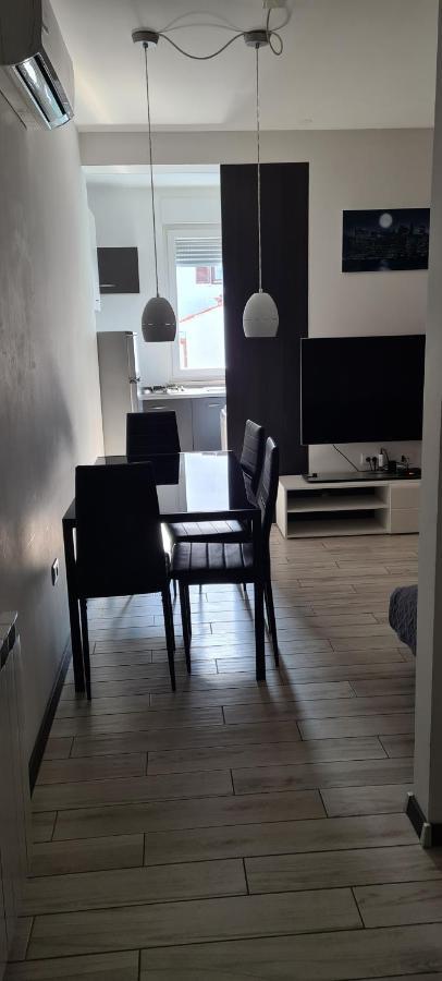 Apartments Peti プーラ エクステリア 写真