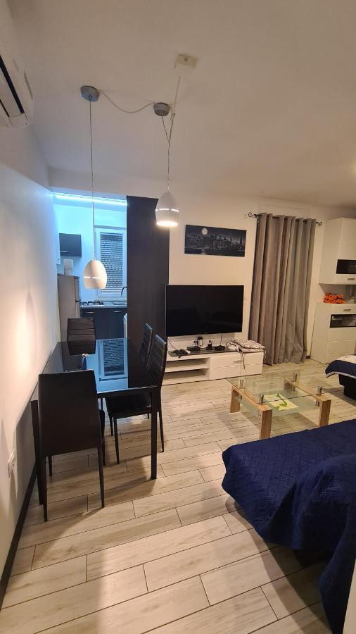 Apartments Peti プーラ エクステリア 写真