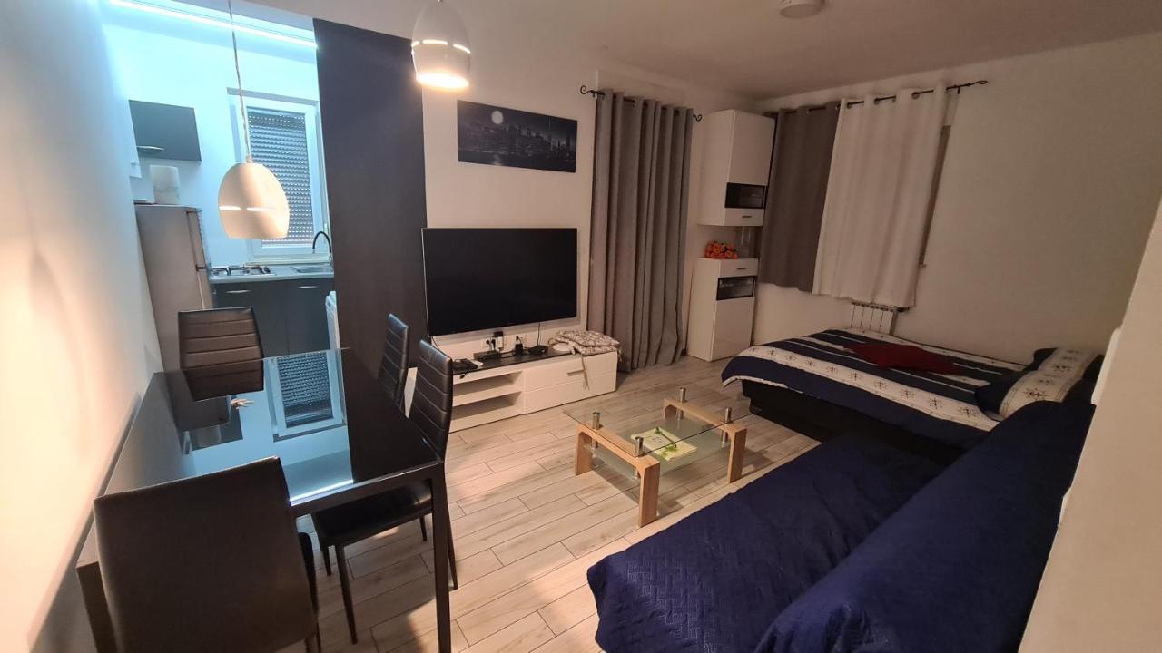 Apartments Peti プーラ エクステリア 写真