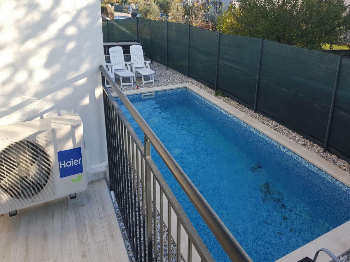 Apartments Peti プーラ エクステリア 写真